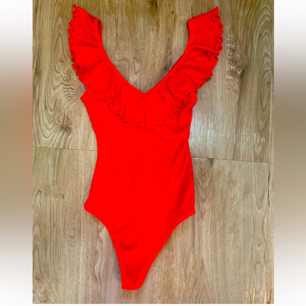 Aritzia Red Bodysuit ♥️